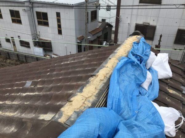 大阪市西成区にて屋根修理〈棟瓦補修工事〉