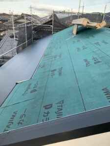 断熱材入りガルバリウム鋼板、「横暖ルーフαS」葺き替え