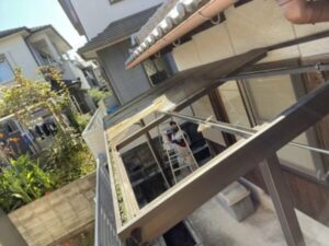 大阪市にて屋根修理〈波板屋根張り替え〉 施工前