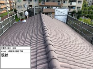 大阪府和泉市にてセメント瓦屋根修理〈雨漏りによる葺き替え工事〉 施工前