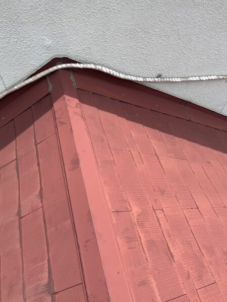 大阪府和泉市にて屋根修理〈スーパーガルテクトへのカバー工法〉施工前